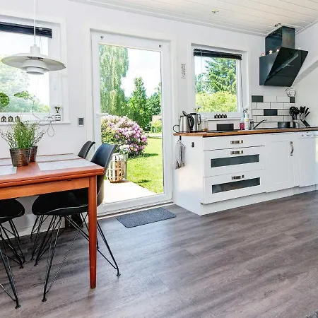 4 Person In Hovborg-by Traum * Hovborg